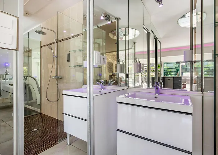 Village Naturiste R4N - La Villa Shimmer Luxe Agde